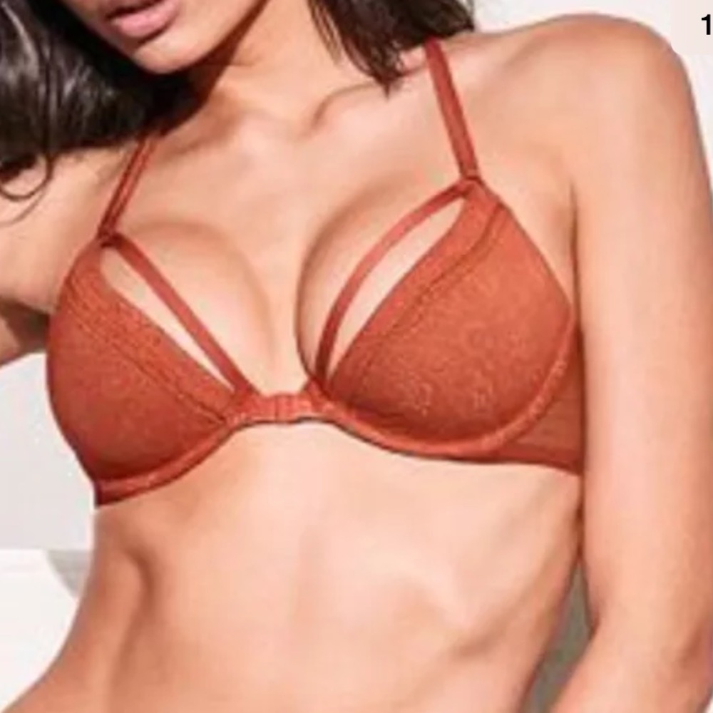 VS Strappy Front Cut Out back front closure Bra